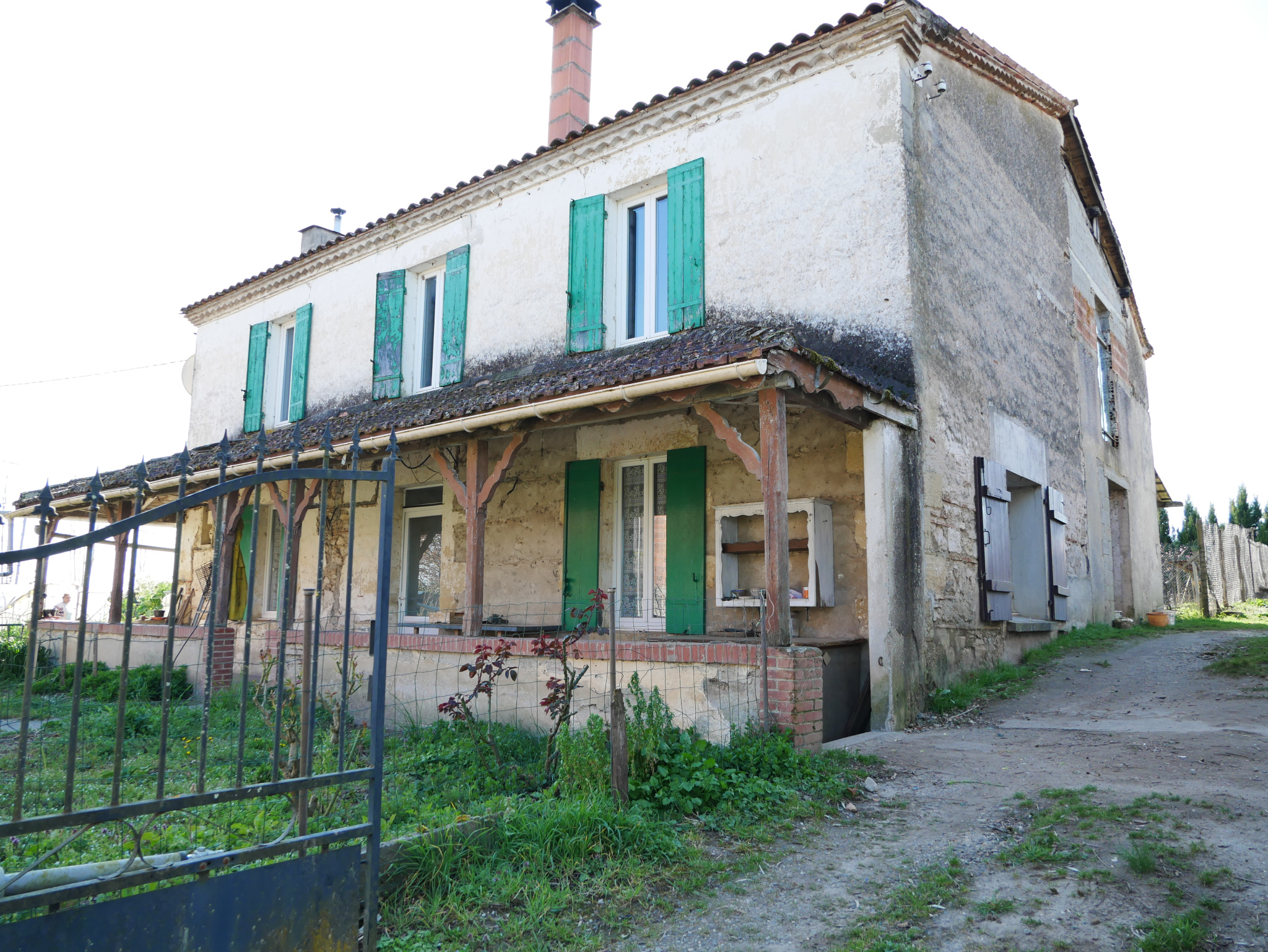 Maison en pierre avec dépendances et terrain de 3 000 m2   à 5 min de Marmande