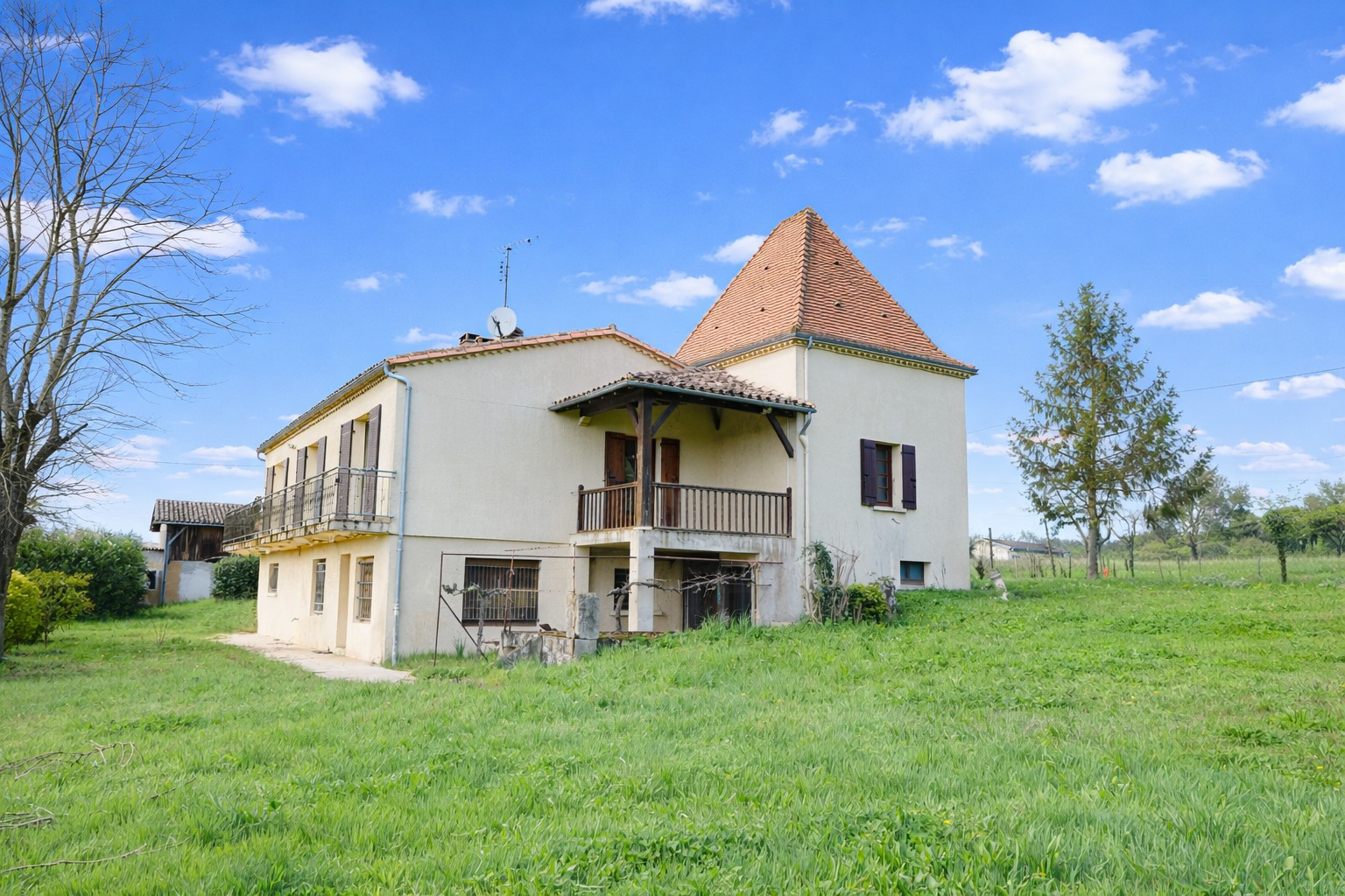 Maison 4 chambres avec jardin et dépendance